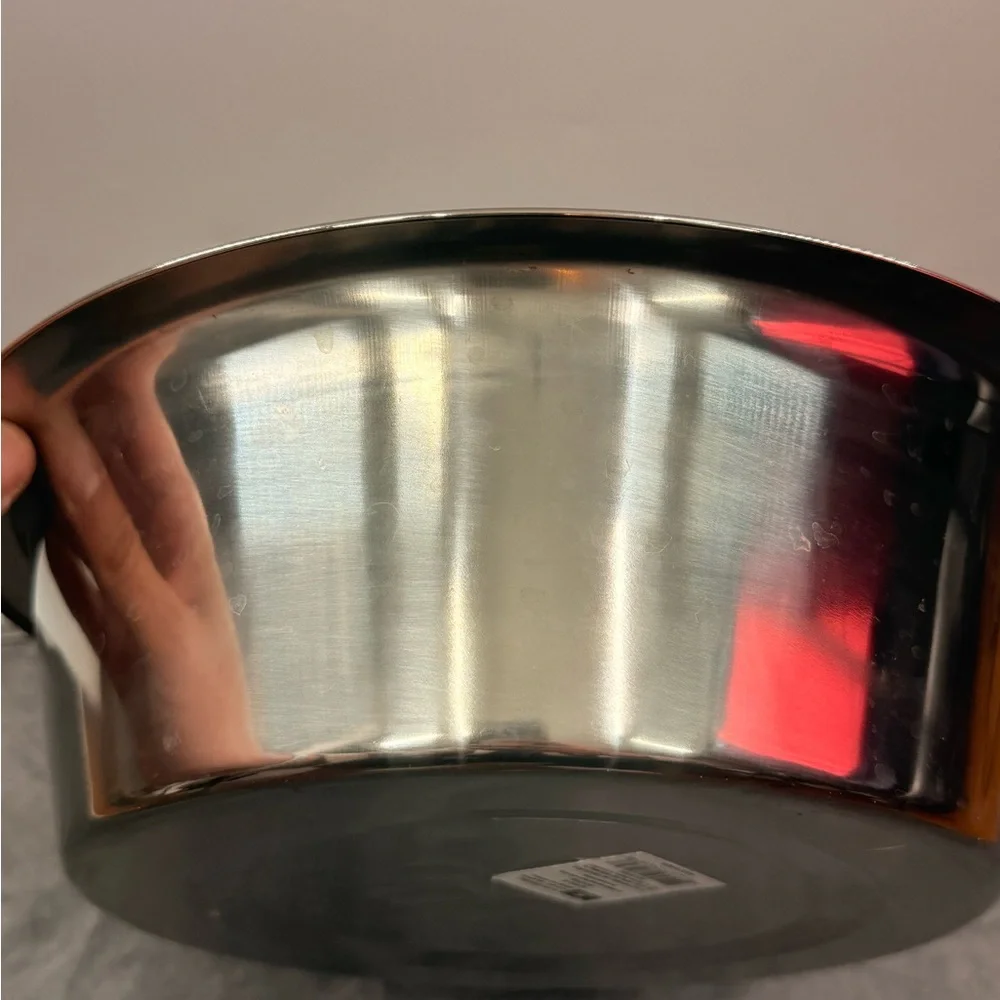 EUC Top Paw 4.31 Qt Stainless Steel Dog Bowl